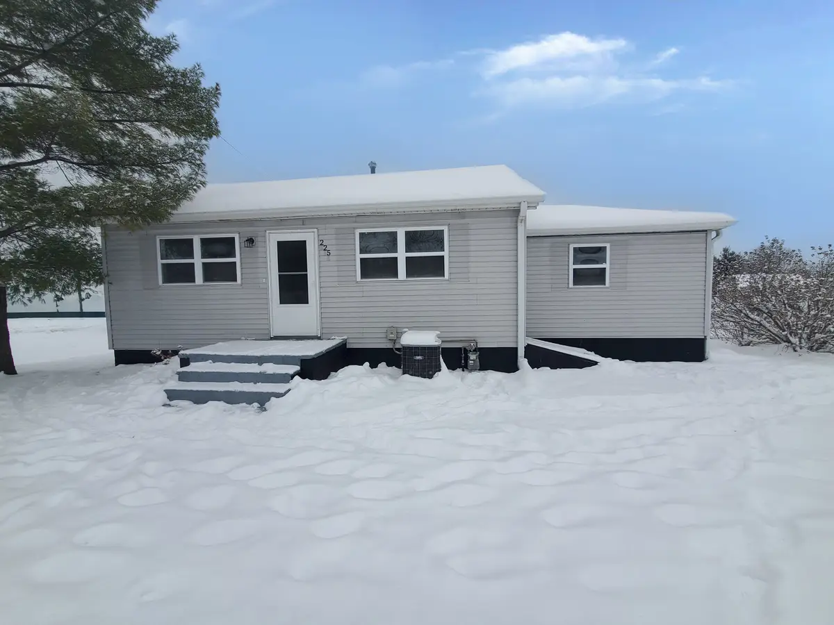 225 6th Avenue W, Andalusia, IL 61232 - #1