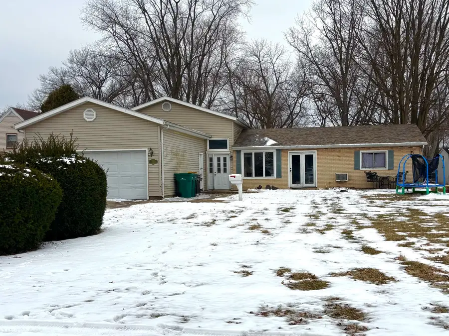 404 Michael Street, Streator, IL 61364 - #2