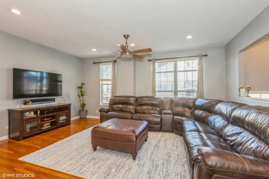 375 N Commerce Street, Aurora, IL 60504 - Image #2