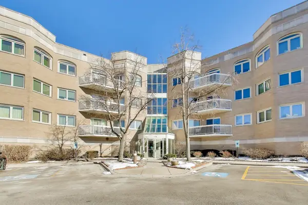 170 Manchester Drive #306, Buffalo Grove, IL 60089