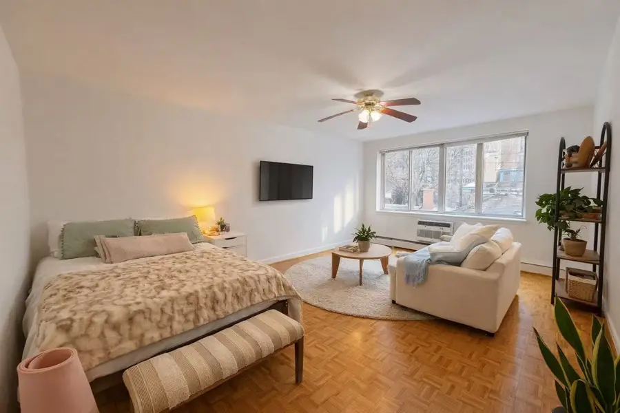539 W Stratford Place #407, Chicago, IL 60657 - Image #2