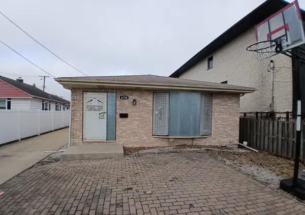 6704 W Forest Preserve Drive, Harwood Heights, IL 60706