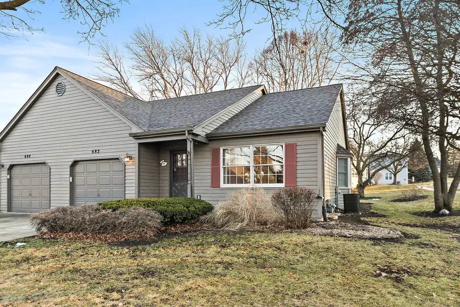 682 Alice Place #682, Elgin, IL 60123 - #2