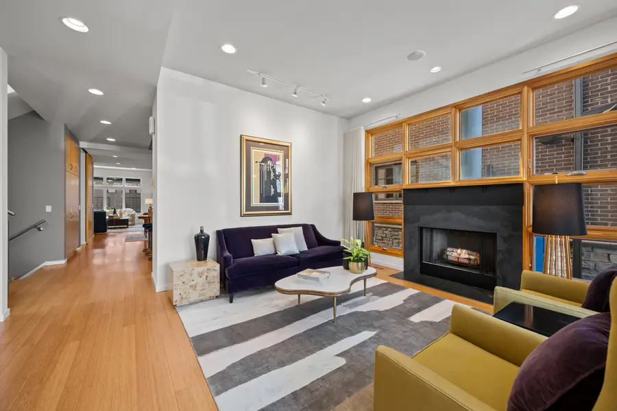 1915 W Henderson Street, Chicago, IL 60657 - #3