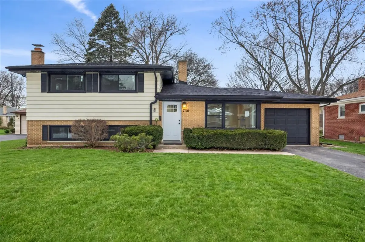 730 N Wilshire Lane, Arlington Heights, IL 60004 - Image #1