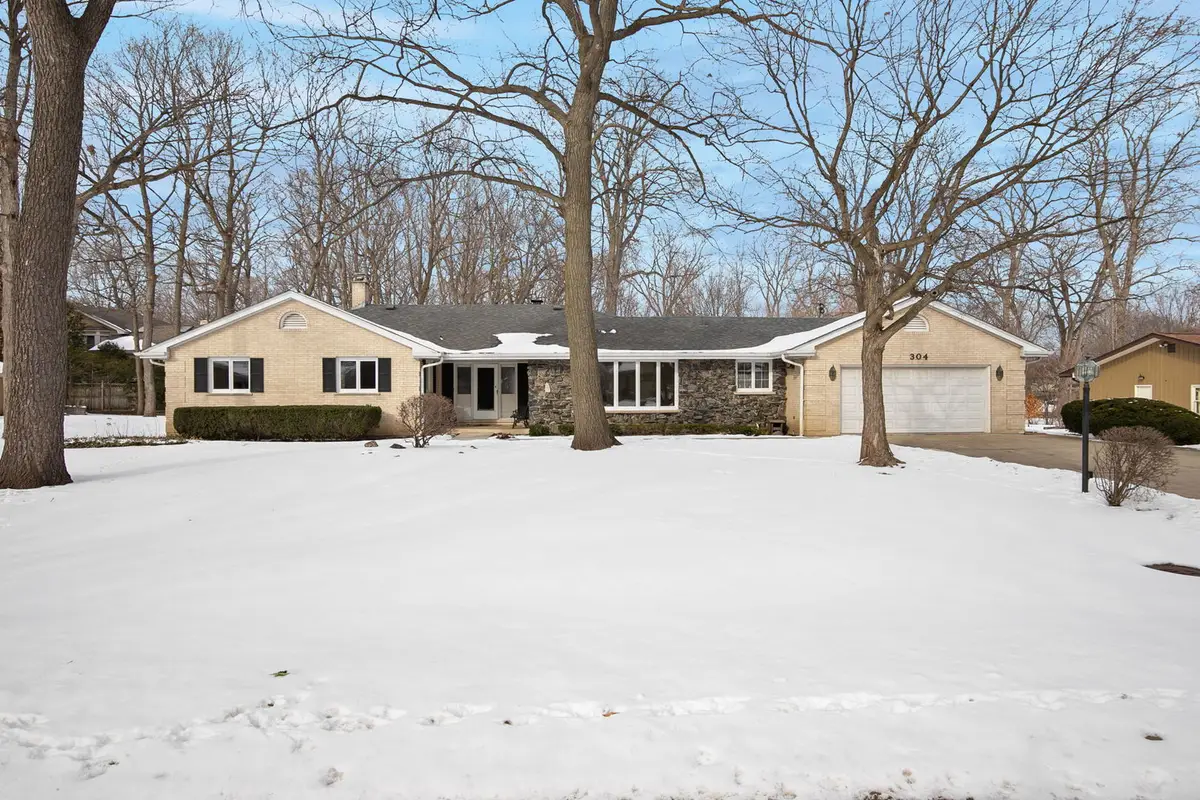 304 E Tall Trees Lane, Palatine, IL 60067 - #1