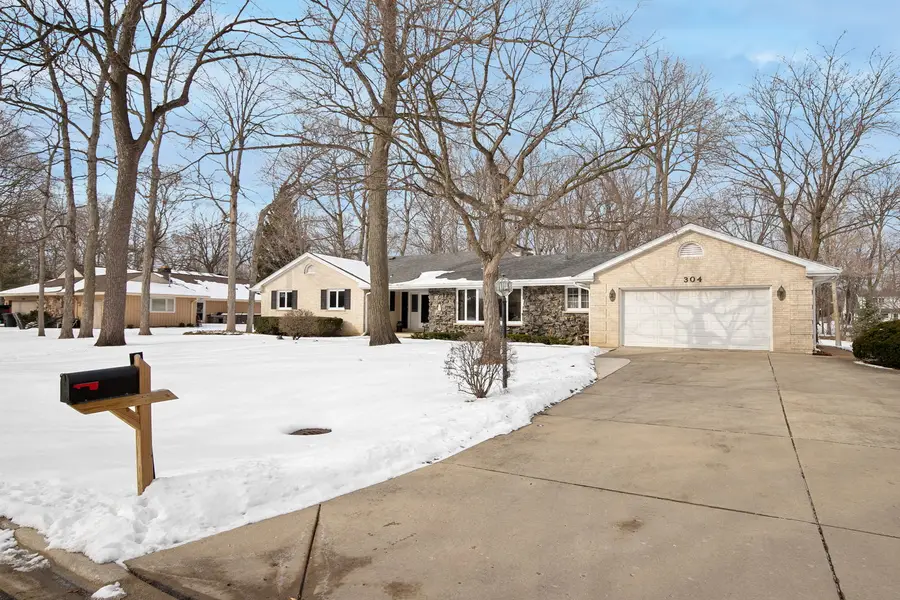304 E Tall Trees Lane, Palatine, IL 60067 - #2
