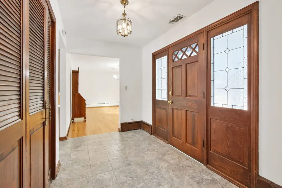 304 E Tall Trees Lane, Palatine, IL 60067 - #3