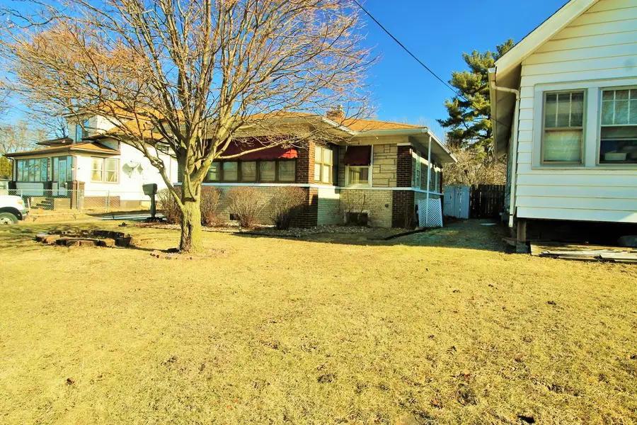 2218 3rd Street, East Moline, IL 61244 - #2