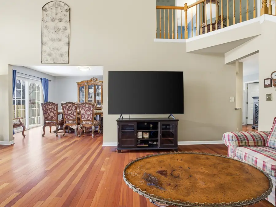 1096 Viewpoint Drive, Lake In The Hills, IL 60156 - #3