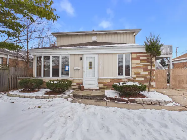 4707 W 82nd Place, Chicago, IL 60652