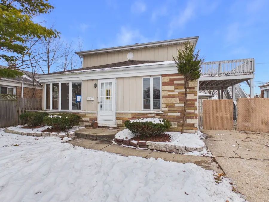 4707 W 82nd Place, Chicago, IL 60652 - Image #2