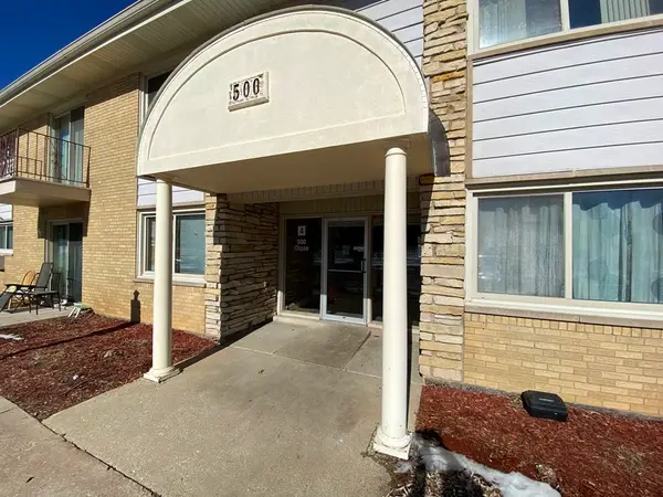 500 Chase Drive #16, Clarendon Hills, IL 60514