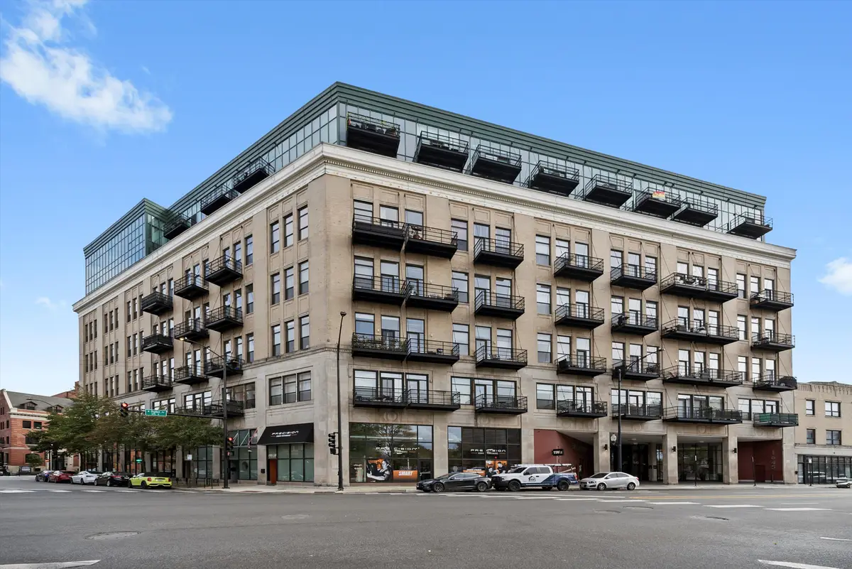 1645 W Ogden Avenue #702, Chicago, IL 60612 - Image #1
