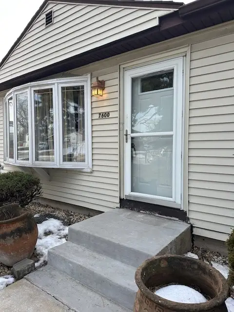 7600 S Ferdinand Avenue, Bridgeview, IL 60455 - #2