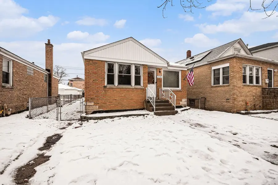 3238 N Narragansett Avenue, Chicago, IL 60634 - Image #2
