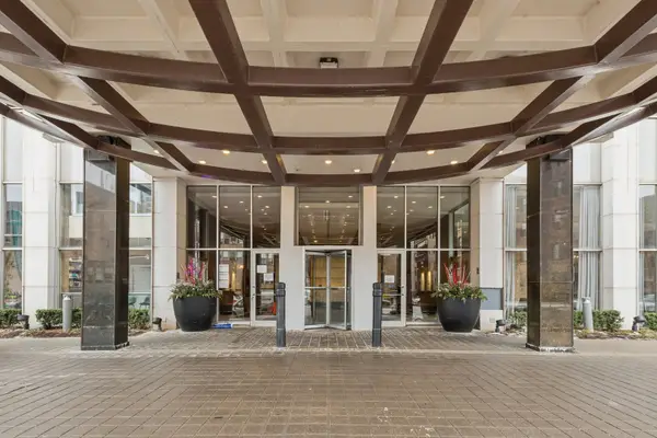 655 W Irving Park Road #4212, Chicago, IL 60613