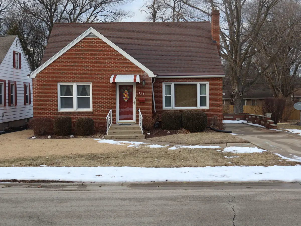 424 W Bluff Street, Streator, IL 61364 - #1
