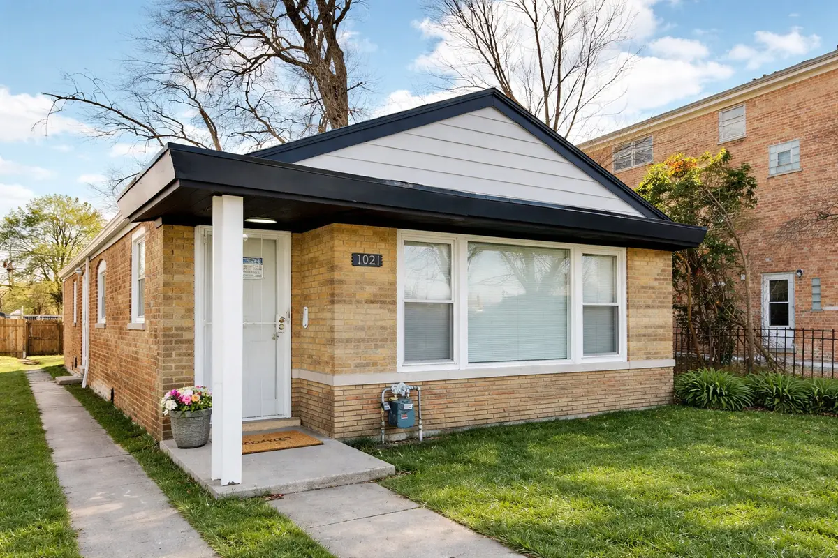 1021 W Vermont Avenue, Chicago, IL 60827 - #1