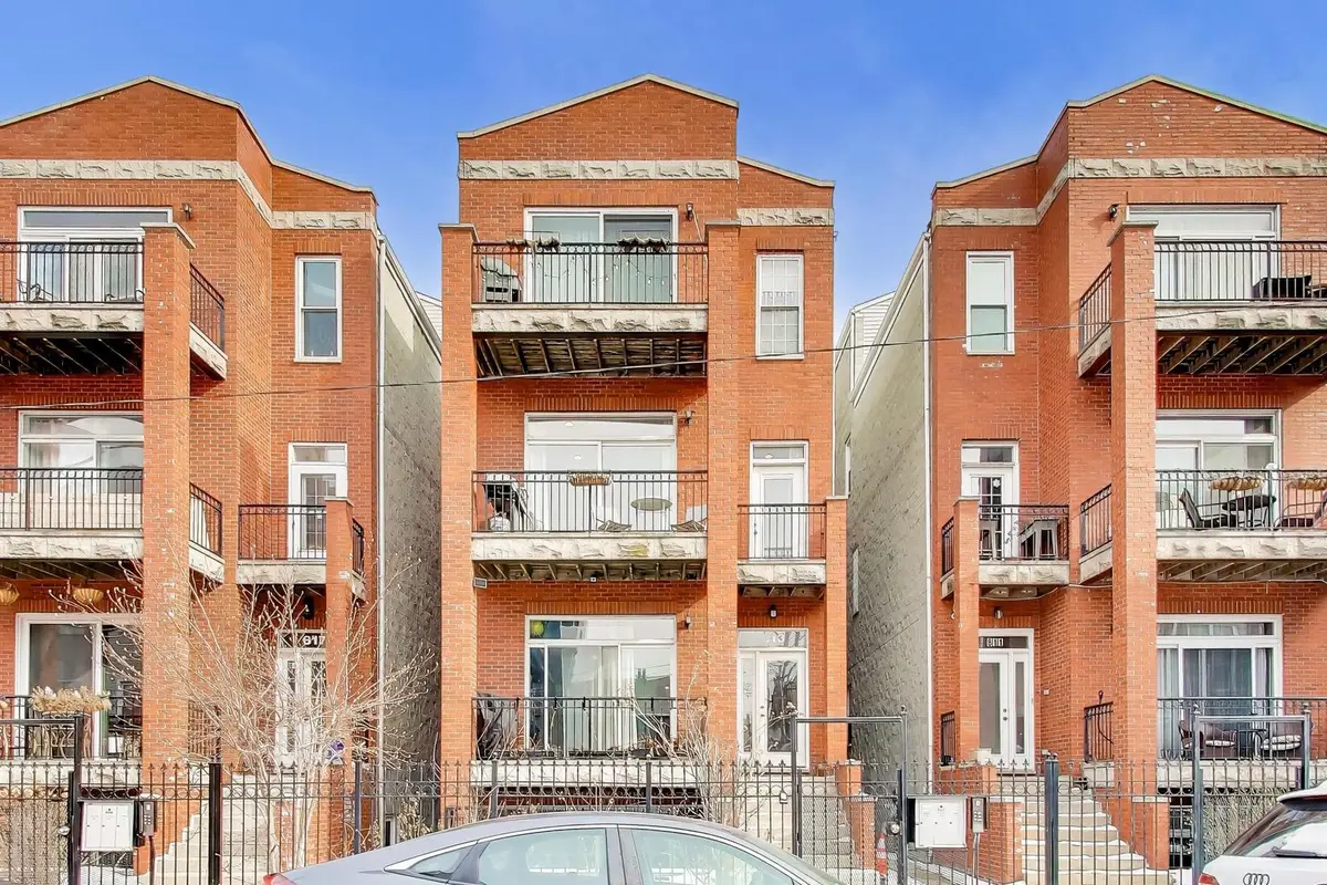 813 N Bishop Street #2, Chicago, IL 60642 - Image #1