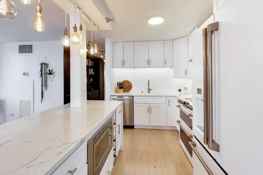 3660 N Lake Shore Drive #3401, Chicago, IL 60613 - #3