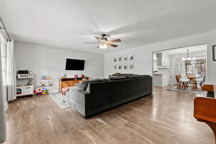 914 Donnie Court, Joliet, IL 60435 - Image #2