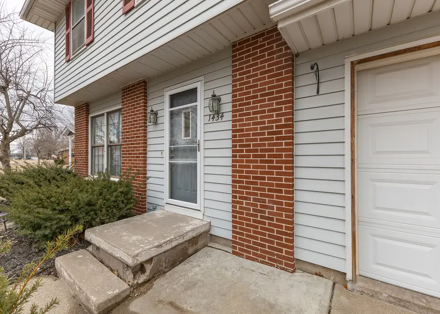 1434 2nd Avenue, Camanche, IA 52730 - #3