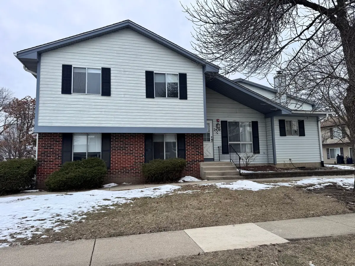 2439 Brunswick Circle #C, Woodridge, IL 60517 - Image #1