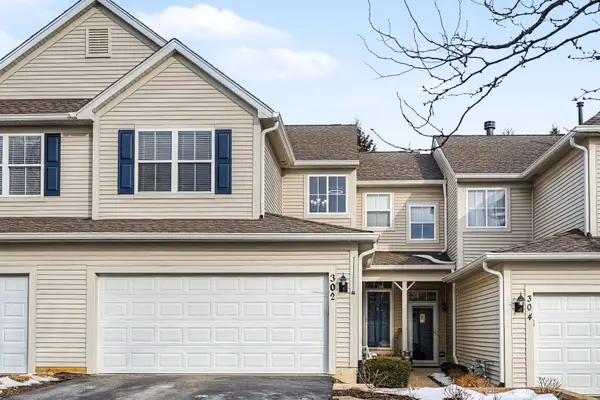 302 Tower Hill Drive #302, St. Charles, IL 60175