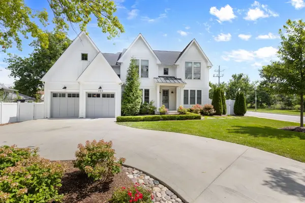 469 S Sunnyside Avenue, Elmhurst, IL 60126