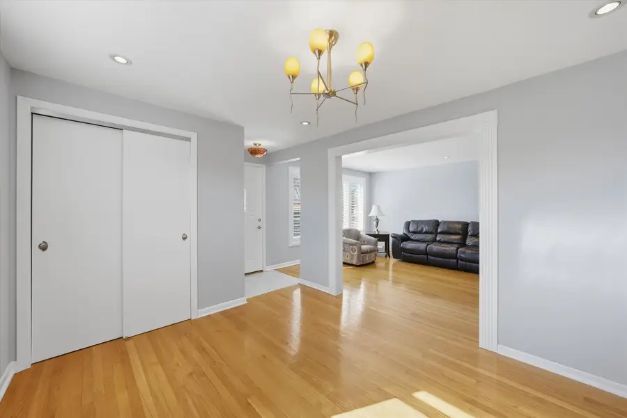 8215 Austin Avenue, Burbank, IL 60459 - #2