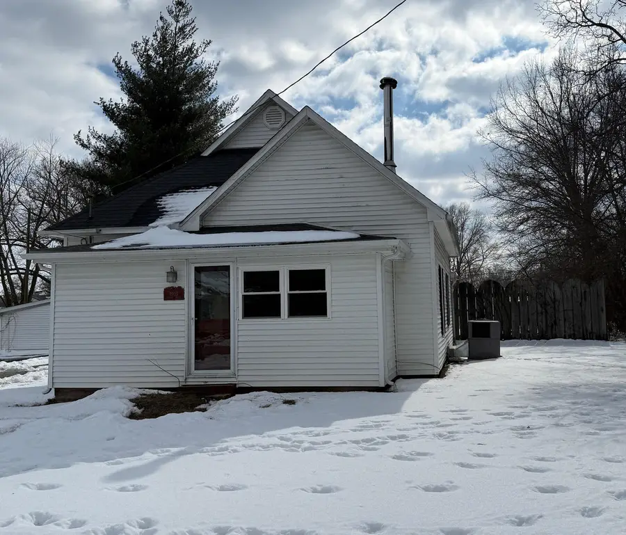 1003 Warren Avenue, Mount Vernon, IL 62864 - #2