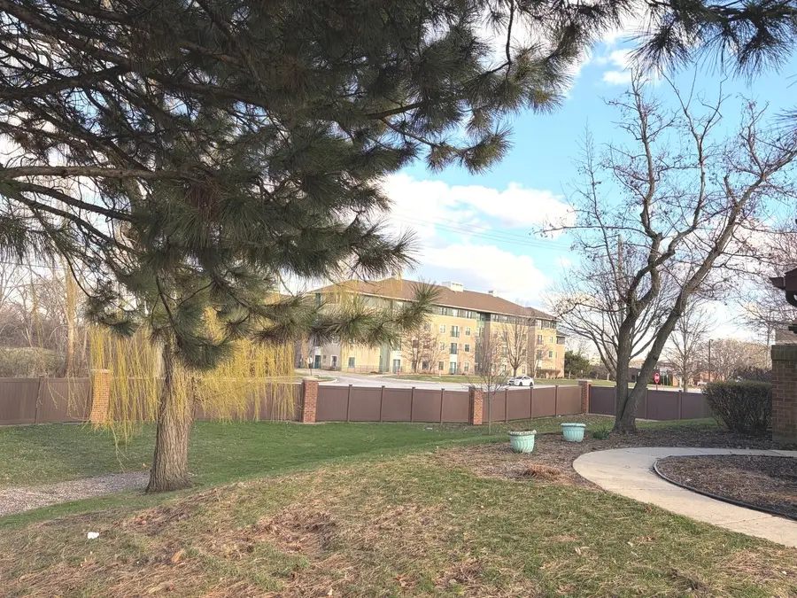 15 Indian Trail Drive #15, Westmont, IL 60559 - #3
