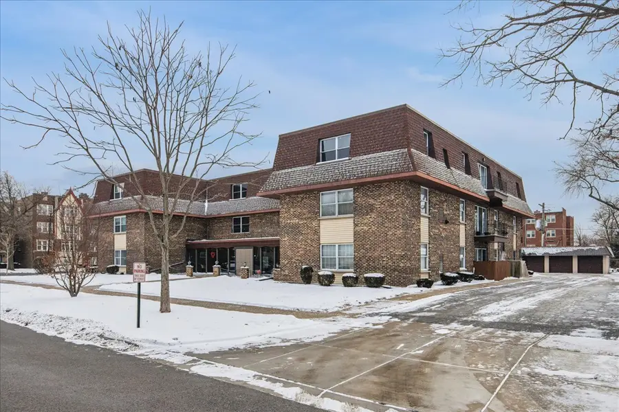 475 Shenstone Road #304, Riverside, IL 60546 - #2