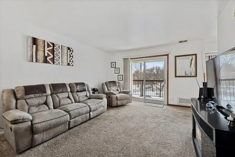 2013 Country Club Drive #22, Woodridge, IL 60517 - Image #2