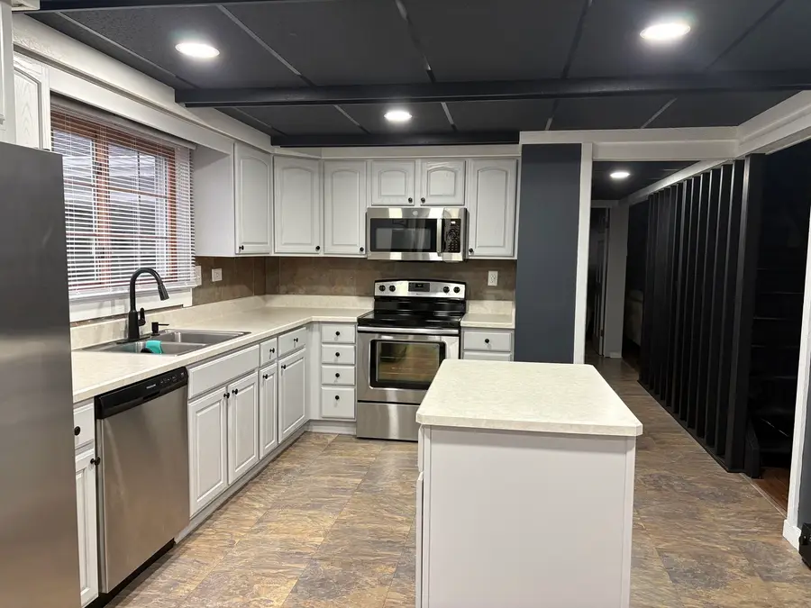 422 Pembroke Road, Poplar Grove, IL 61065 - #2