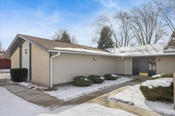 4809 W Oakwood Drive #A, McHenry, IL 60050