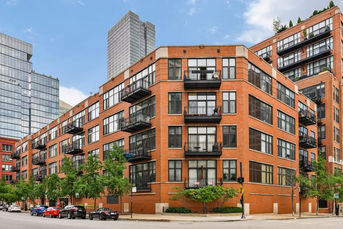 333 W Hubbard Street #713, Chicago, IL 60654 - Image #1