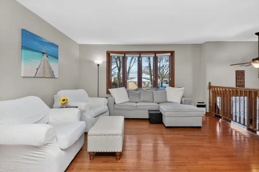 1580 College Lane S, Wheaton, IL 60189 - Image #2