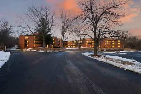 2929 Sunnyside Drive #303, Rockford, IL 61114