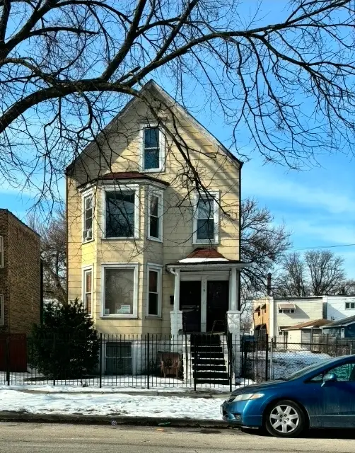 716 N Leclaire Avenue, Chicago, IL 60651