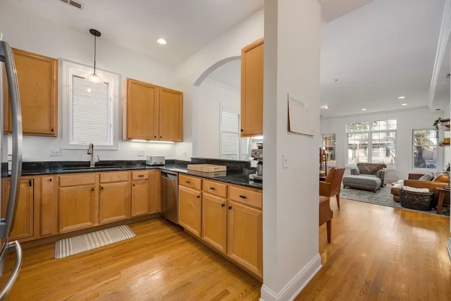 827 W Bradley Place #1W, Chicago, IL 60613 - Image #2
