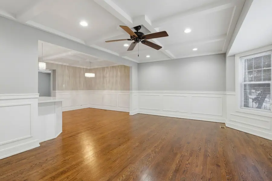 10111 S Eberhart Avenue, Chicago, IL 60628 - Image #2