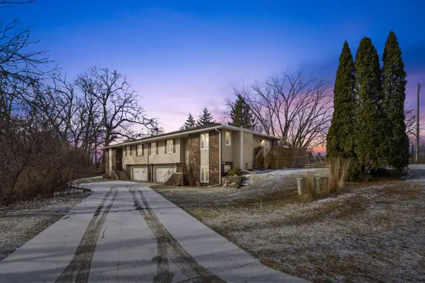 870 47th Avenue #2, East Moline, IL 61244