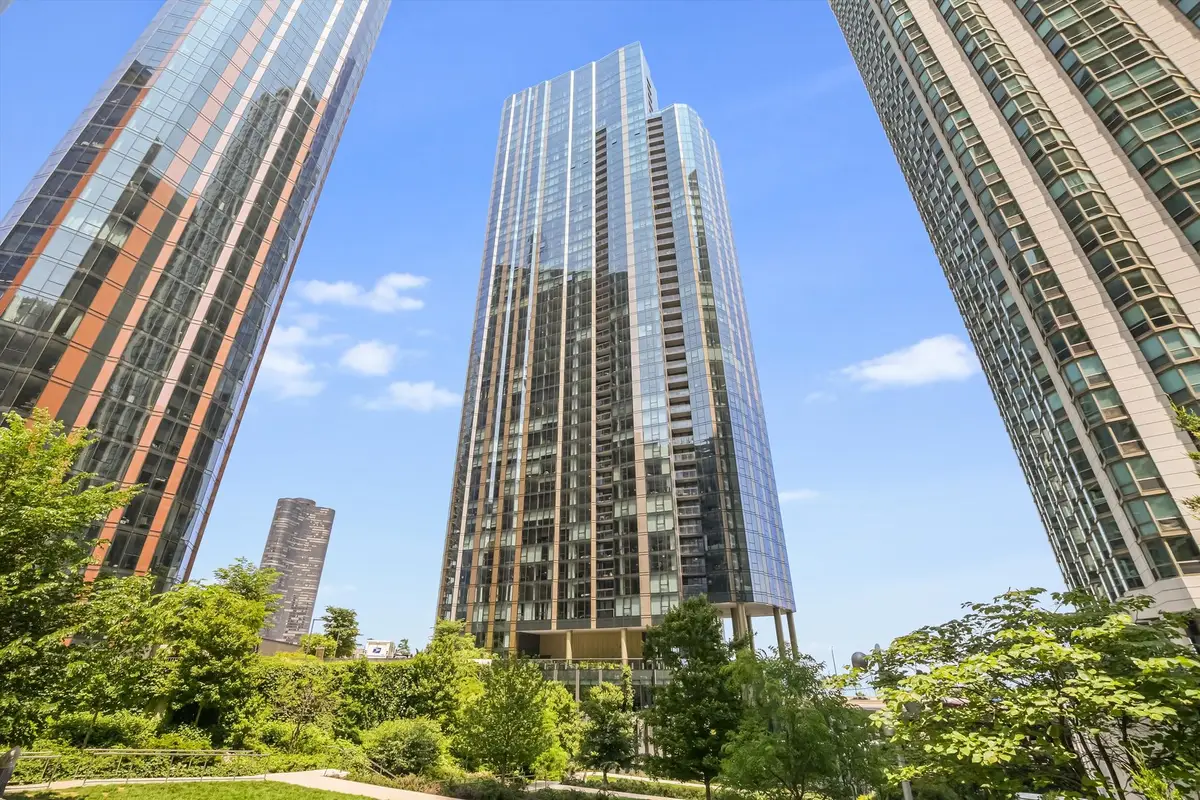211 N Harbor Drive #4107, Chicago, IL 60601 - Image #1