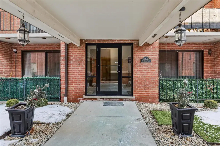 8426 W Catalpa Avenue #403, Chicago, IL 60656 - #2