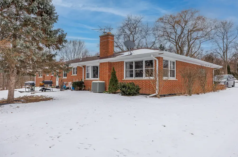 25575 N Fairfield Road, Hawthorn Woods, IL 60047 - Image #2
