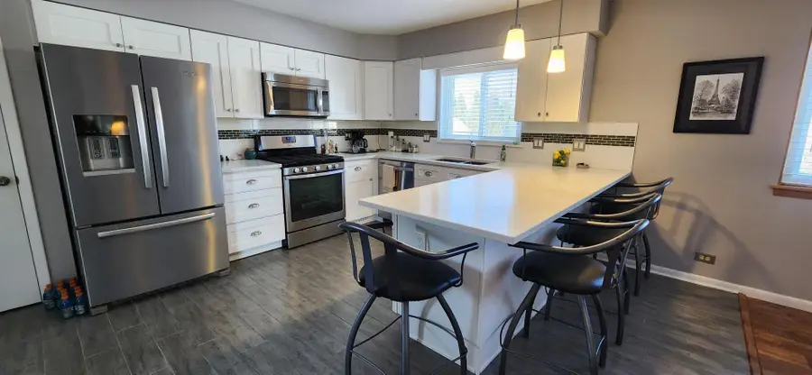 328 Wellington Avenue, Elk Grove Village, IL 60007 - #2