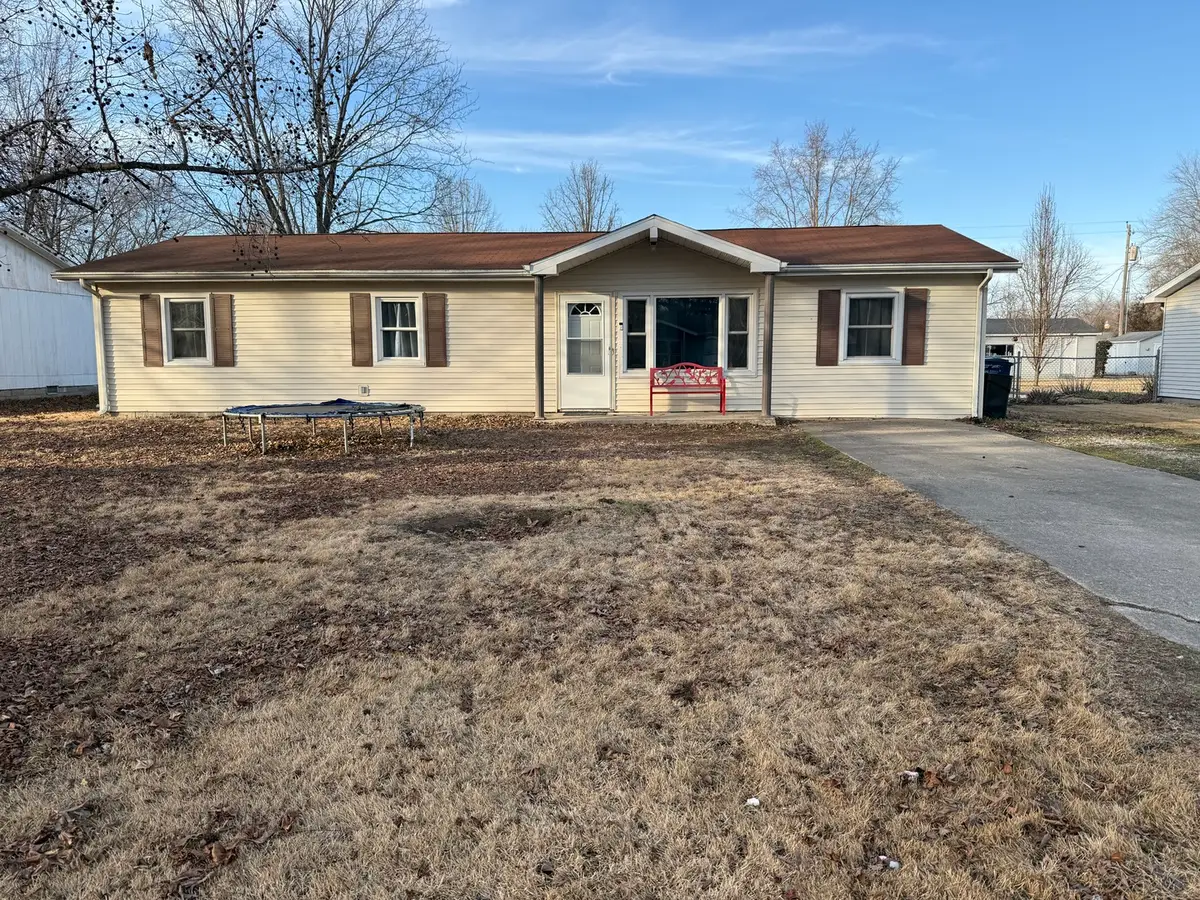 1516 Triangle Street, Mount Vernon, IL 62864 - #1