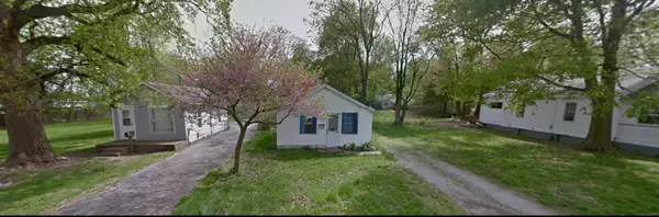 2827 E Hickory Street, Decatur, IL 62526